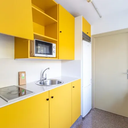 Residencia Universitaria La Ciutadella Appartamento Barcellona